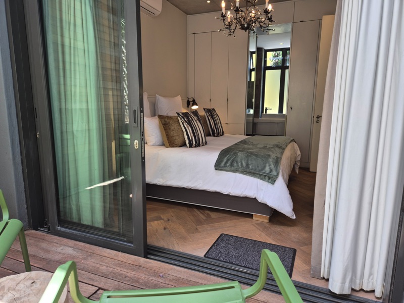 9a Loader Street - Bedroom 1 courtyard & bedroom