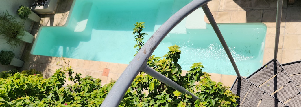 40 Napier Street - pool and stairs to roof decks