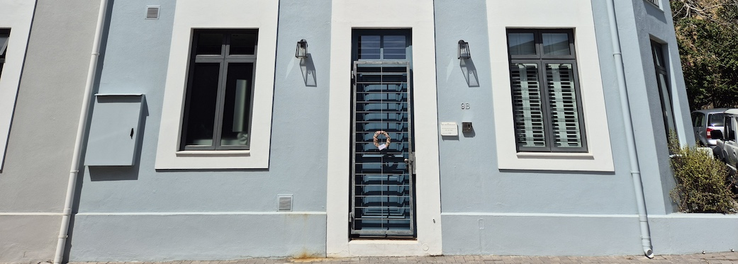 De Waterkant Cottages & Apartments - Festive Doors