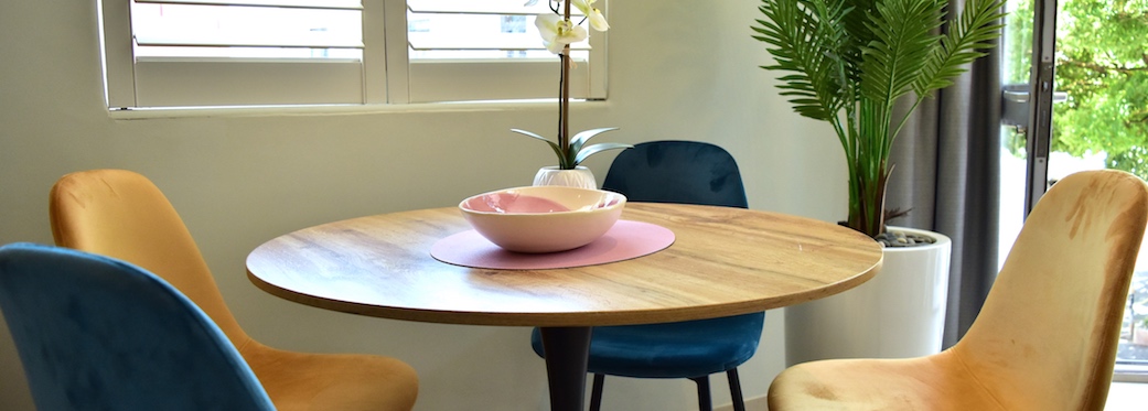 8b Loader Street - dining table