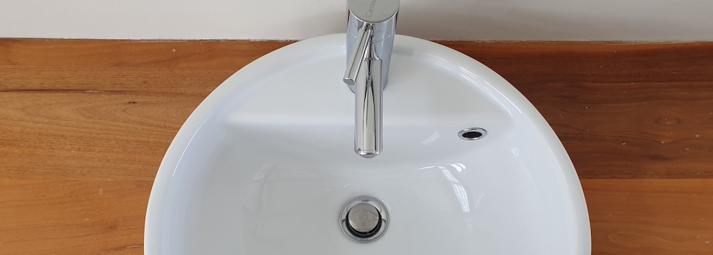2 bayview Terrace - ensuite sink