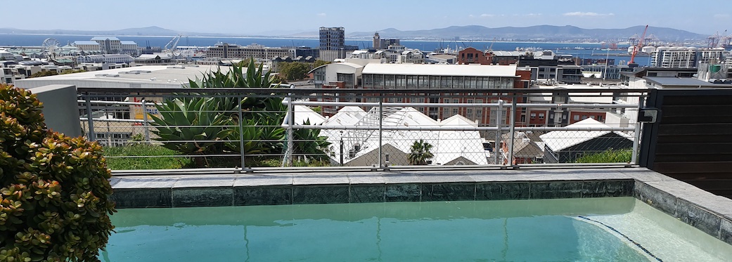 2 Bayview Terrace - plunge pool & view