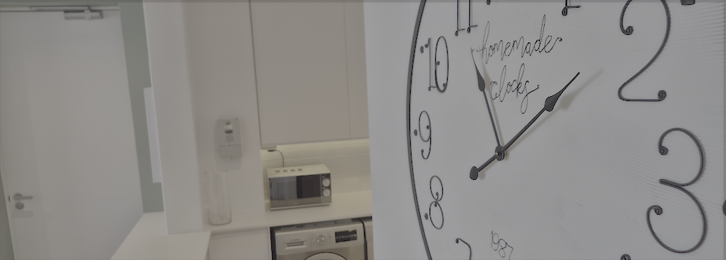 32 Napier Street, Apt.401 - kitchen clock