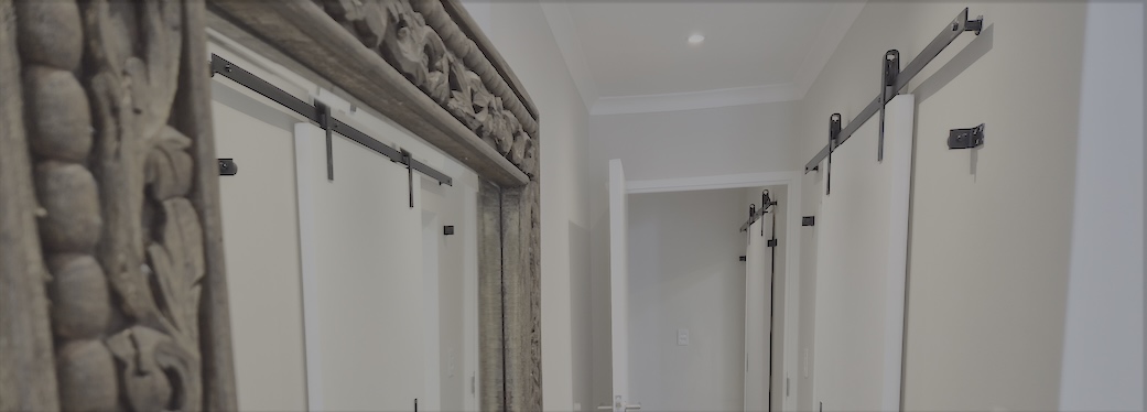 115 De Waterkant Piazza - bedroom 1 mirror & corridor