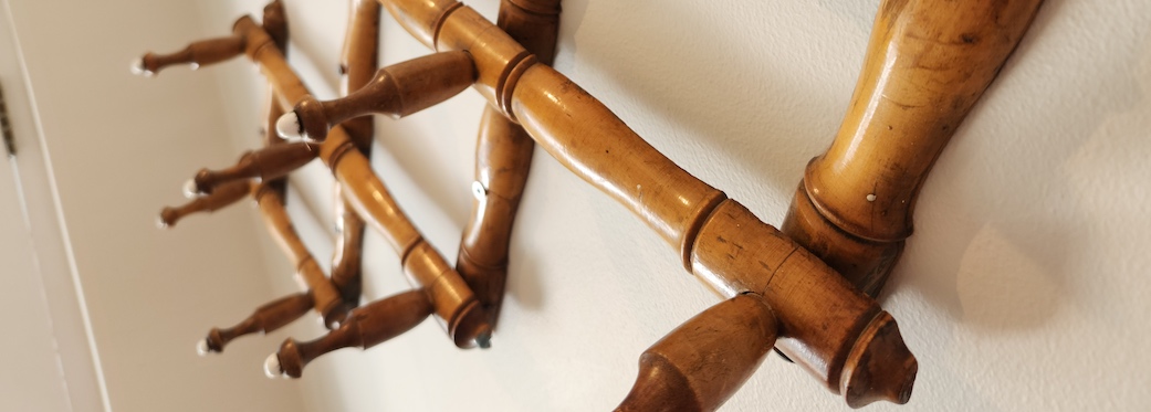 4 Bayview Terrace - hallway coat hooks